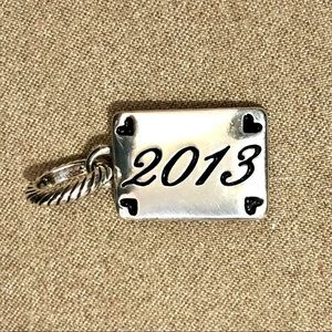 🆕Listing! 🆕 Brighton 2013 charm Silver with hearts License plate style Retired